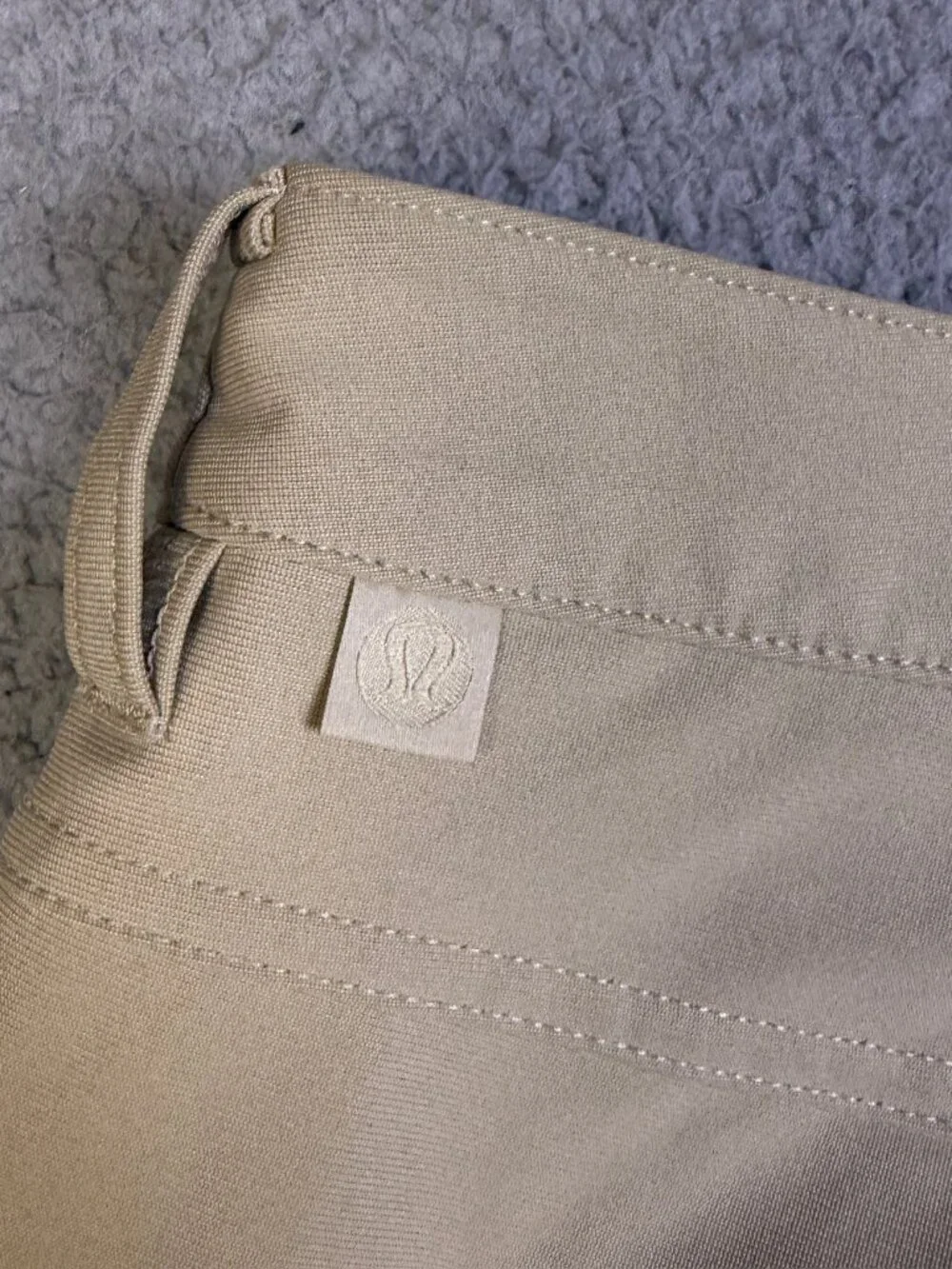 Lululemon Commission Pants Mens 44x33 Beige Performance Chino Stretch Pockets